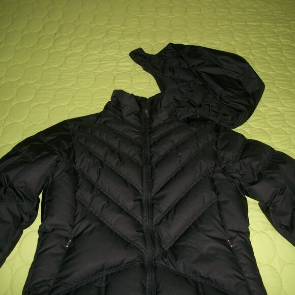 Patagonia Women's Black Down Puffer Coat with Hood - Picture 4 of 16